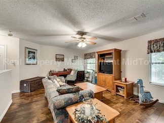 Spacious, Freshly Updated Family Home in Prime Mansfield Location!