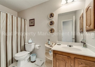Spacious, Freshly Updated Family Home in Prime Mansfield Location!