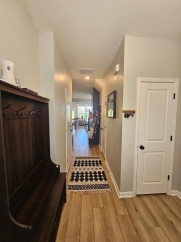 Bright & Stylish 3-Bedroom End-Unit Townhome