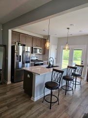Bright & Stylish 3-Bedroom End-Unit Townhome