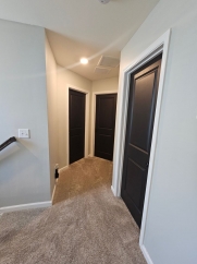 Bright & Stylish 3-Bedroom End-Unit Townhome