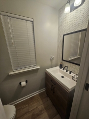 Bright & Stylish 3-Bedroom End-Unit Townhome