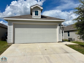 Live in Luxury in this beautiful 3bed/2bath single story home near Randolph & Ft. Sam!