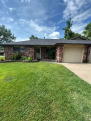 2 bedroom 2 bath home in Rogers
