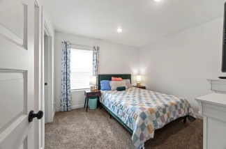 BEAUTIFUL 3 Bedroom 2.5 Bath 2-story home located in Bentonville!!!!