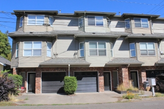 2 Bed/2.5 Bath Multnomah Village Townhouse Duplex