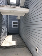 Move in Ready Town House in Charleston Park!