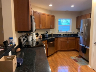 Move in Ready Town House in Charleston Park!