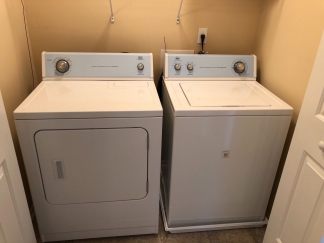 Move in Ready Town House in Charleston Park!