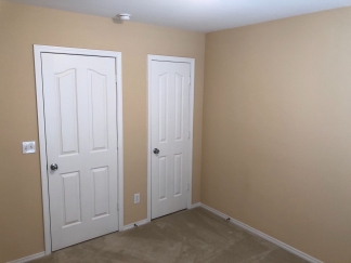 Move in Ready Town House in Charleston Park!