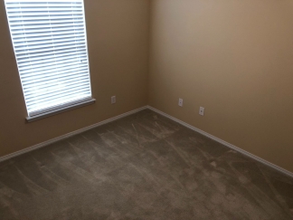 Move in Ready Town House in Charleston Park!
