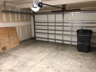 Move in Ready Town House in Charleston Park!