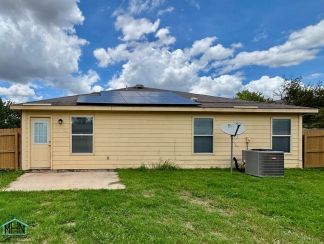 Your Perfect Retreat Awaits! A Charming 3-Bedroom 2-Bath Home Nestled in a Friendly Neighborhood!
