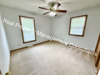 2 Bedroom, 1.5 Bath Now Available!