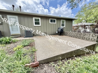 2 Bedroom, 1.5 Bath Now Available!