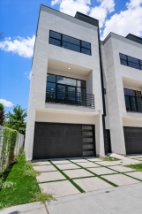 Spacious Townhouse in Dallas