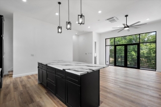 Spacious Townhouse in Dallas
