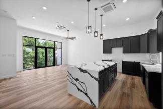 Spacious Townhouse in Dallas