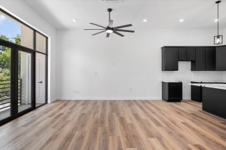 Spacious Townhouse in Dallas