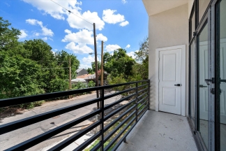 Spacious Townhouse in Dallas