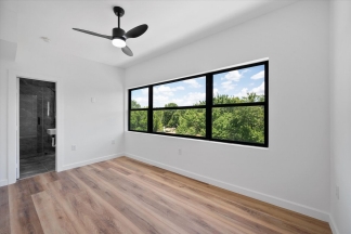 Spacious Townhouse in Dallas