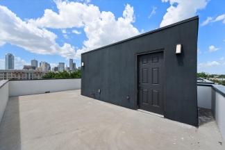 Spacious Townhouse in Dallas