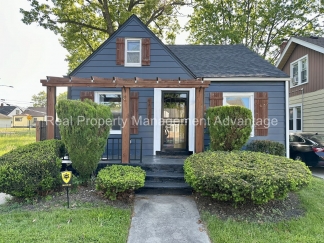 Beautifully Updated 3 Bedroom Bungalow Minutes from Livernois Ave of Fashion and Ferndale!