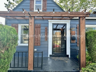 Beautifully Updated 3 Bedroom Bungalow Minutes from Livernois Ave of Fashion and Ferndale!