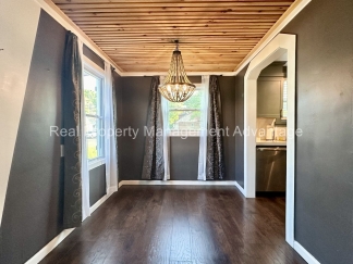 Beautifully Updated 3 Bedroom Bungalow Minutes from Livernois Ave of Fashion and Ferndale!