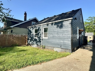 Beautifully Updated 3 Bedroom Bungalow Minutes from Livernois Ave of Fashion and Ferndale!