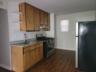Renovated - Minutes ATL, East Point, College Park, Delta and Porsche Headquaters!