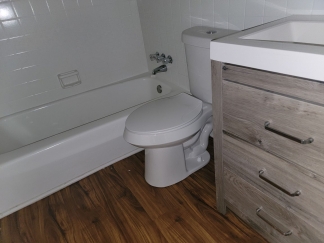 Renovated - Minutes ATL, East Point, College Park, Delta and Porsche Headquaters!