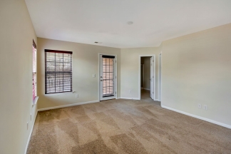 Spacious townhouse in Tranquil Hill Plantation!