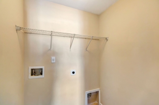 Spacious townhouse in Tranquil Hill Plantation!