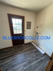 Updated 2-Bedroom Apartment in Raytowm