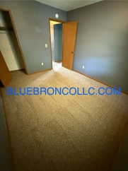 Updated 2-Bedroom Apartment in Raytowm