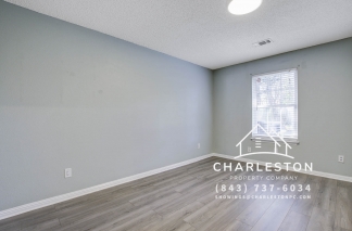 122 Robert Dr - Available 8/15