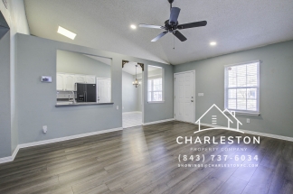 122 Robert Dr - Available 8/15