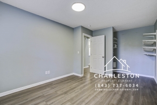 122 Robert Dr - Available 8/15