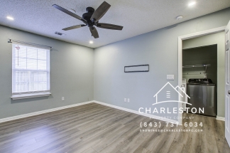 122 Robert Dr - Available 8/15