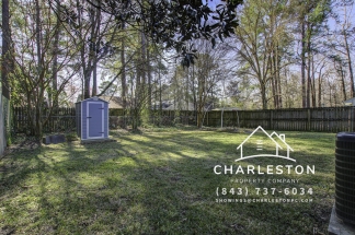 122 Robert Dr - Available 8/15
