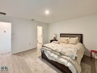 Welcome Home to this Charming 3-Bedroom 2-Bath Home in Southton Lake – A Modern Comfort on San Antonio’s South Side!
