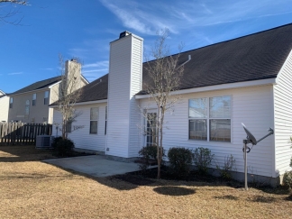 Single Story home in Village Green!