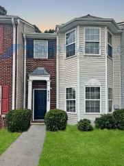 8270 Oakley Cir!