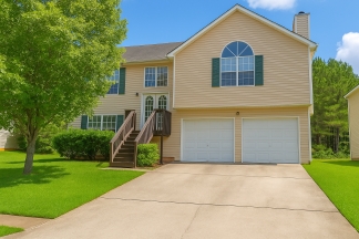 Great In-Law Suite Property - Master on Upper Level - Secondary Bedrooms on Lower Level
