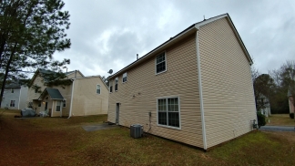 Great In-Law Suite Property - Master on Upper Level - Secondary Bedrooms on Lower Level