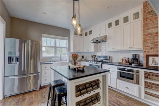 Charming Remodeled Craftsman Bungalow Near OKC Hotspots!!