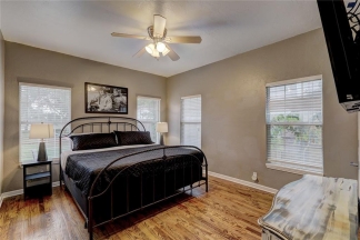 Charming Remodeled Craftsman Bungalow Near OKC Hotspots!!