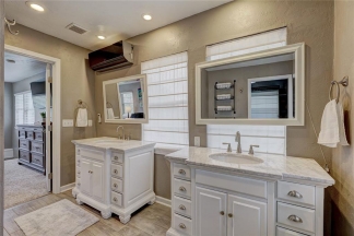 Charming Remodeled Craftsman Bungalow Near OKC Hotspots!!