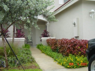 Spacious 3-Bedroom Townhouse in Riviera Beach!